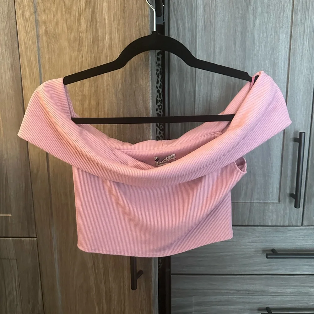 NWT Urban Outfitters Off the Shoulder Ribbed Crop Top - Picture 4 of 7